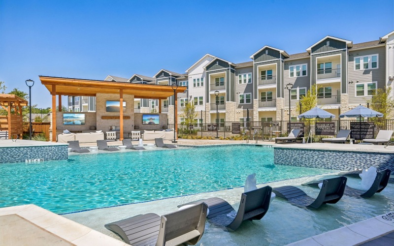 Swimming pool with lounge areas and sundeck